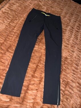 Stio Black Women's Performance Joggers with Ankle Zippers